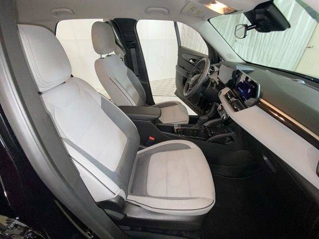 Used 2025 Chevrolet TrailBlazer LT AWD/4WD image 37
