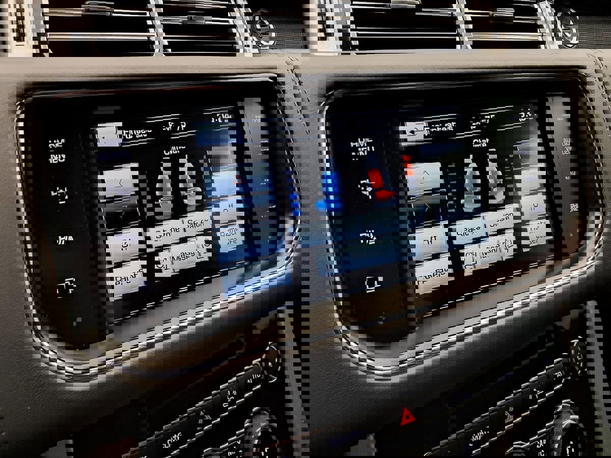 Used 2015 Land Rover Range Rover Long Wheelbase Autobiography image 26