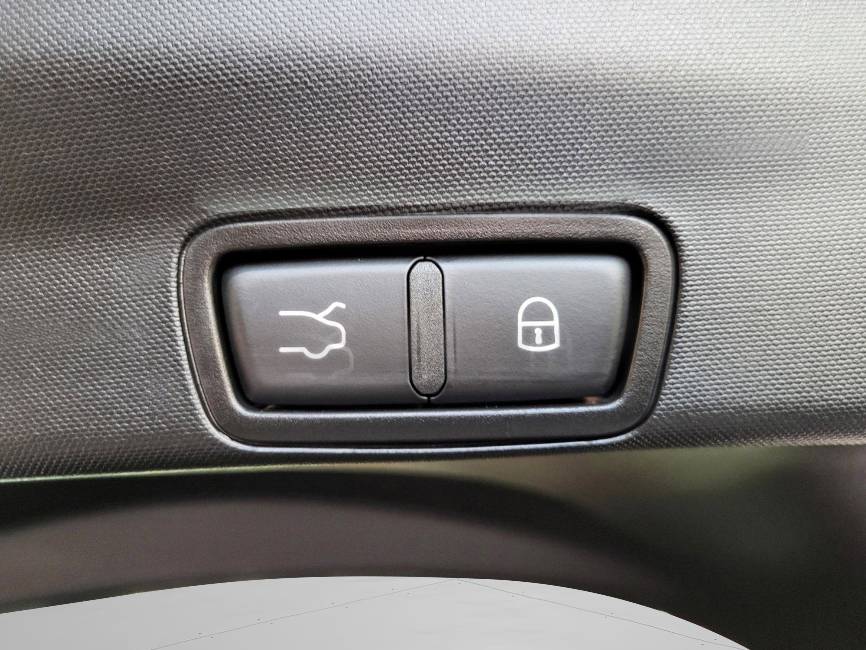 New 2025 Alfa Romeo Stelvio Sprint AWD/4WD image 68