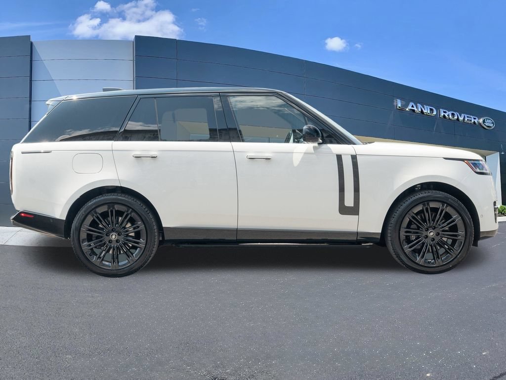 Used 2024 Land Rover Range Rover SE AWD/4WD image 8