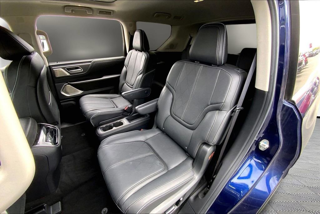 Used 2025 INFINITI QX80 Sensory image 16