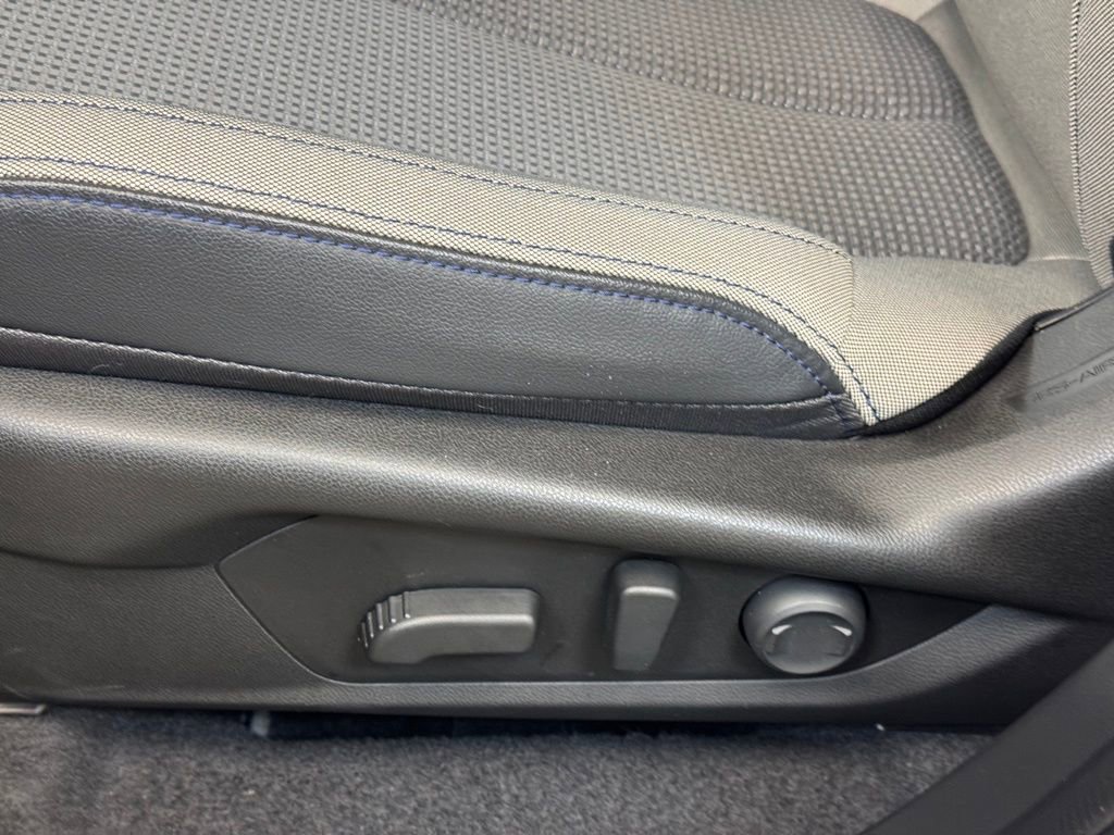 Used 2025 Subaru Forester Premium w/ Convenience Package #1 image 10