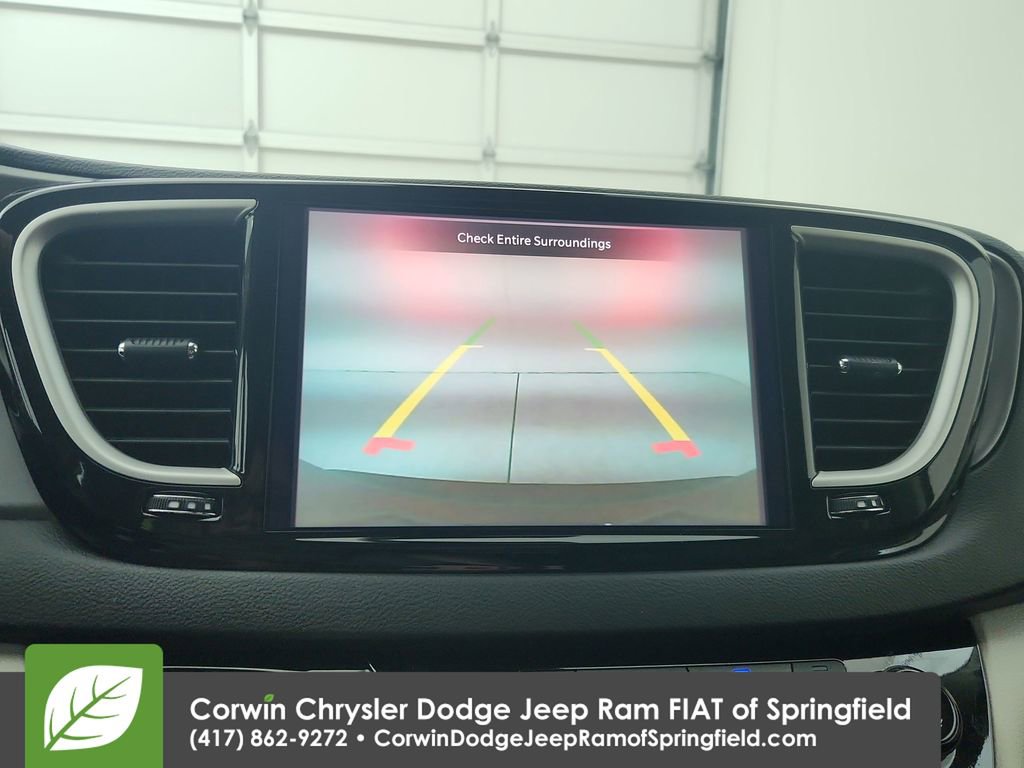 Certified 2024 Chrysler Pacifica Touring-L image 25