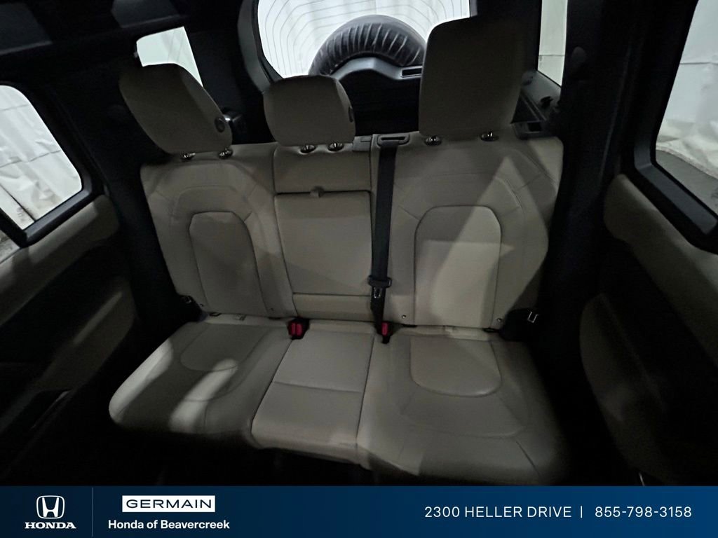 Used 2023 Land Rover Defender 110 SE AWD/4WD image 27