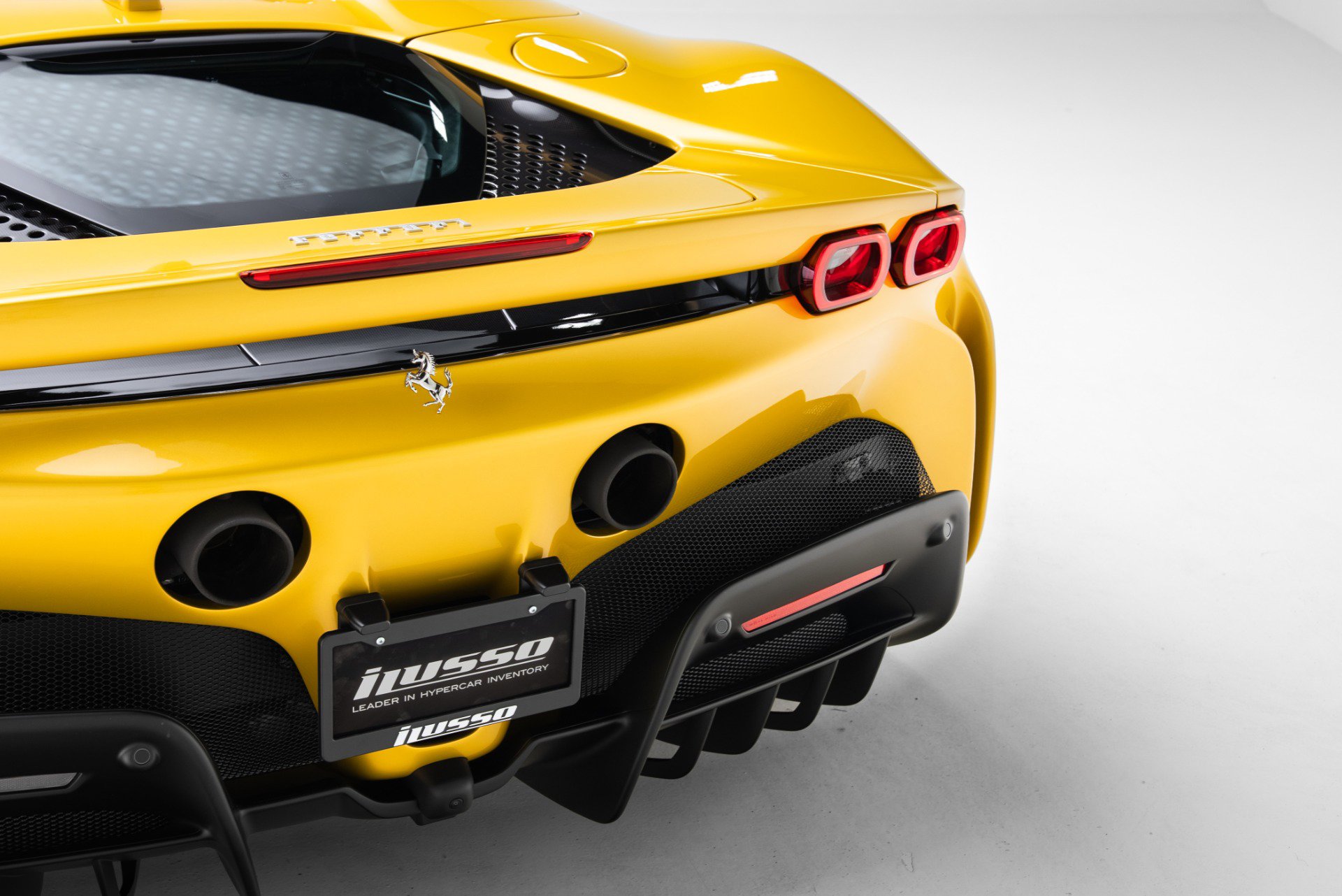 Used 2023 Ferrari SF90 Spider AWD/4WD image 21