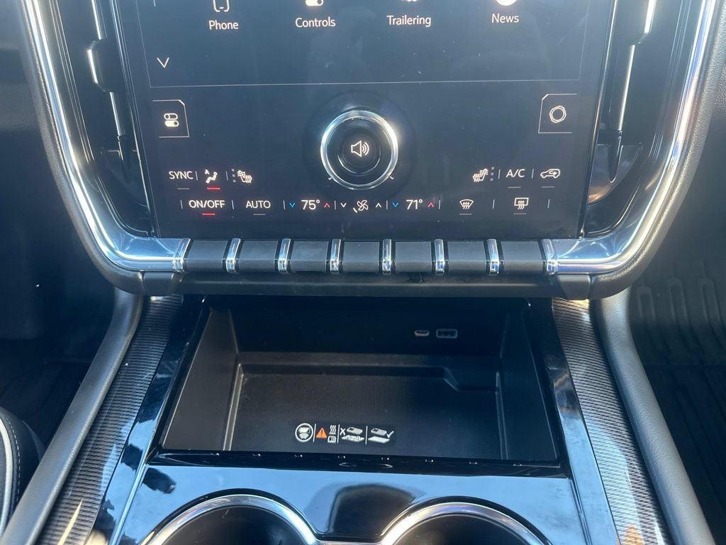 Certified 2025 GMC Yukon Elevation AWD/4WD image 4