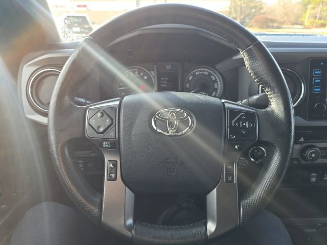 Used 2019 Toyota Tacoma TRD Sport image 14