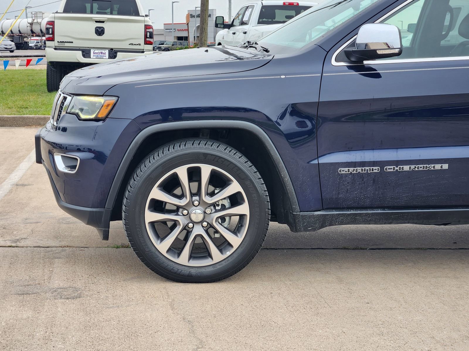 Used 2018 Jeep Grand Cherokee Limited w/ Luxury Group II RWD image 10