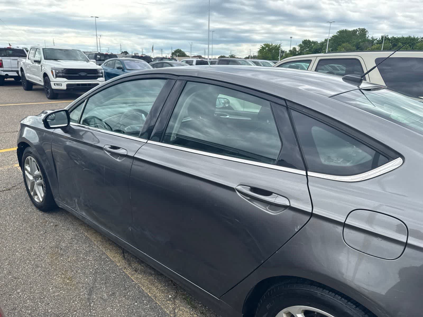Used 2014 Ford Fusion SE FWD image 28
