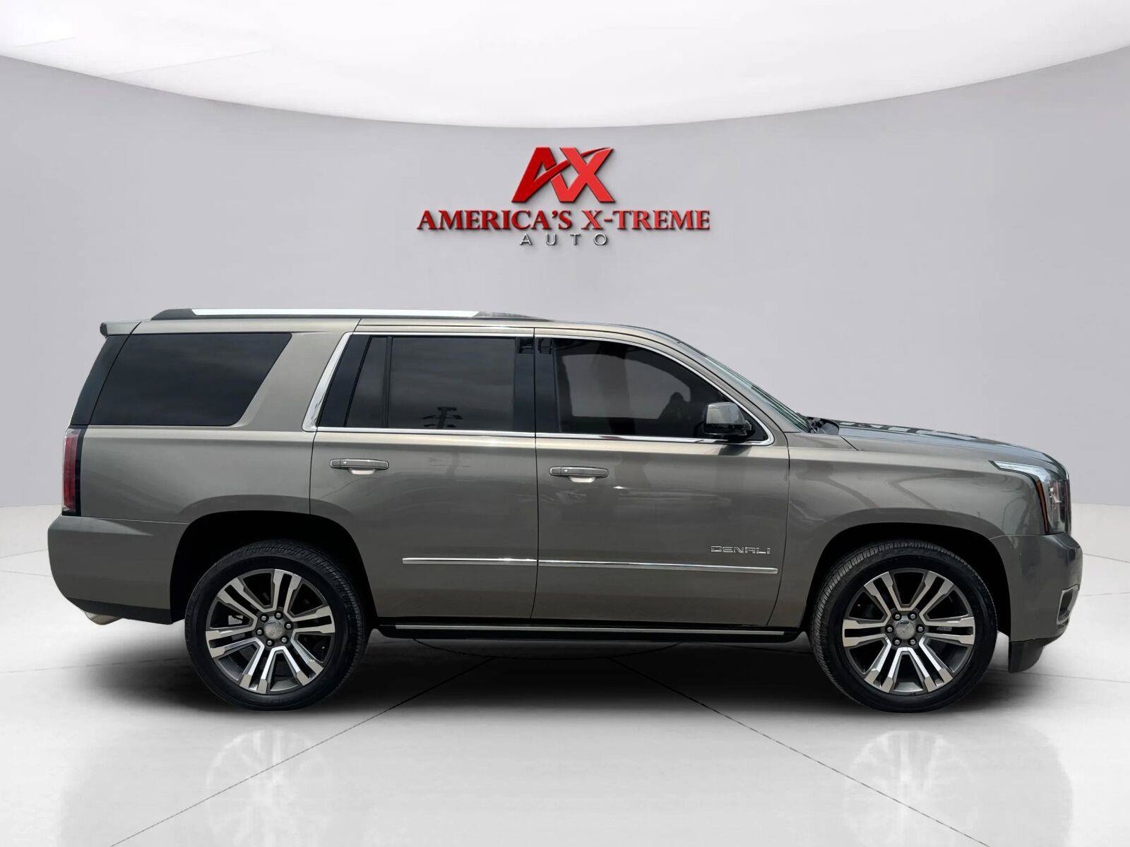 Used 2019 GMC Yukon Denali w/ Denali Ultimate Package AWD/4WD image 7