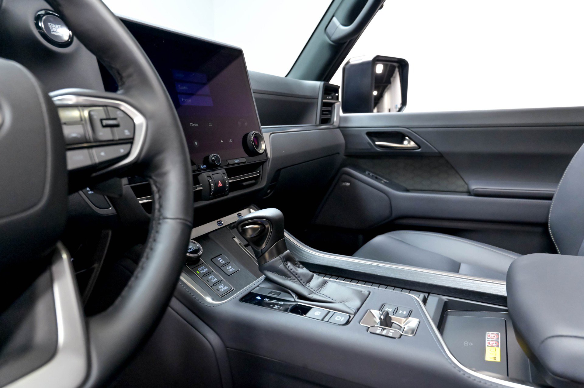 Used 2025 Lexus GX 550 AWD/4WD image 12