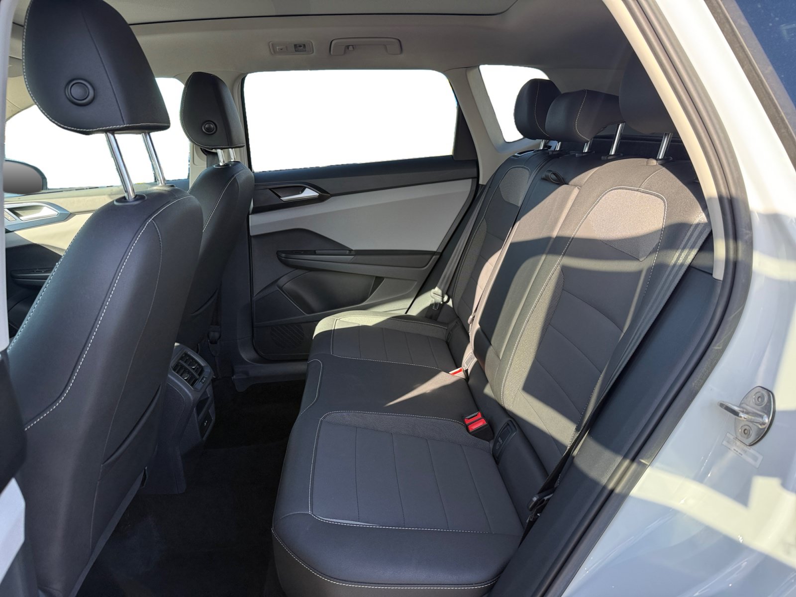 Certified 2023 Volkswagen Taos SE w/ Panoramic Sunroof Package FWD image 16