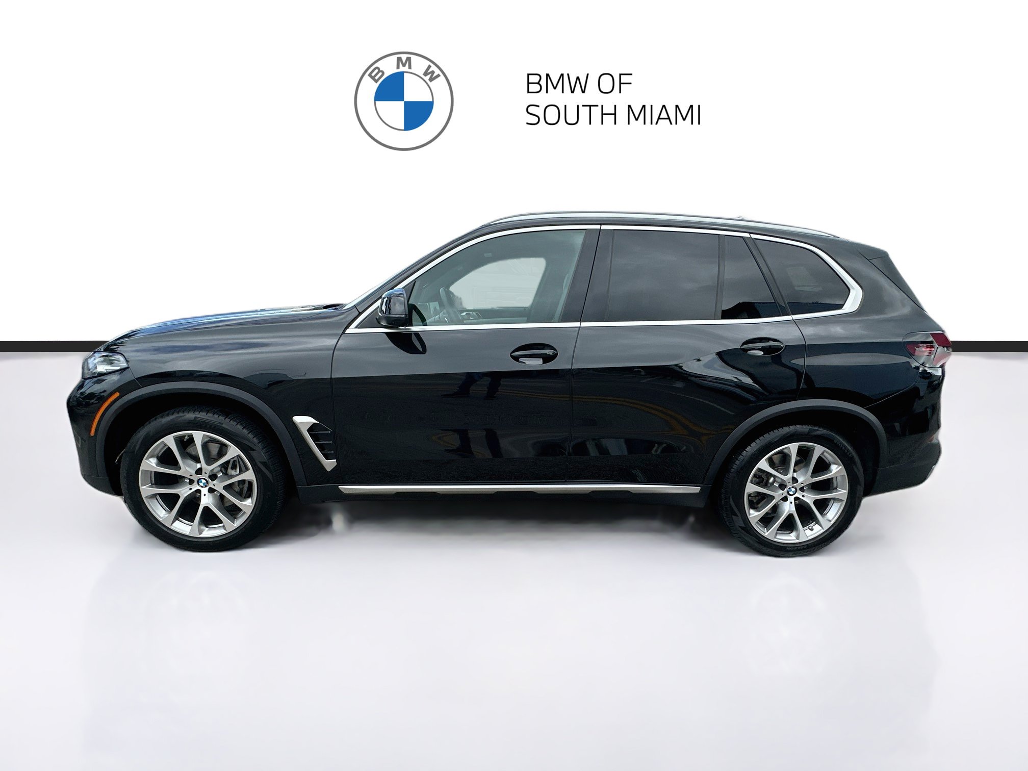 Used 2024 BMW X5 sDrive40i w/ Parking Assistance Package RWD image 4