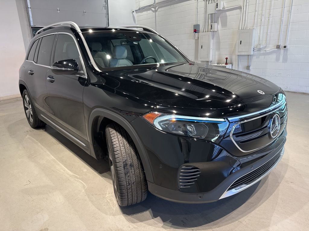 Used 2023 Mercedes-Benz EQB 300 4MATIC w/ Exclusive Package image 3