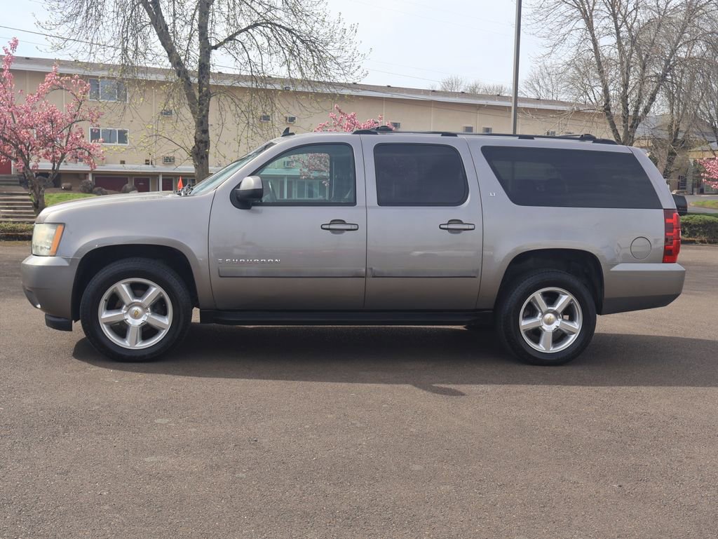 Used 2007 Chevrolet Suburban LT image 3