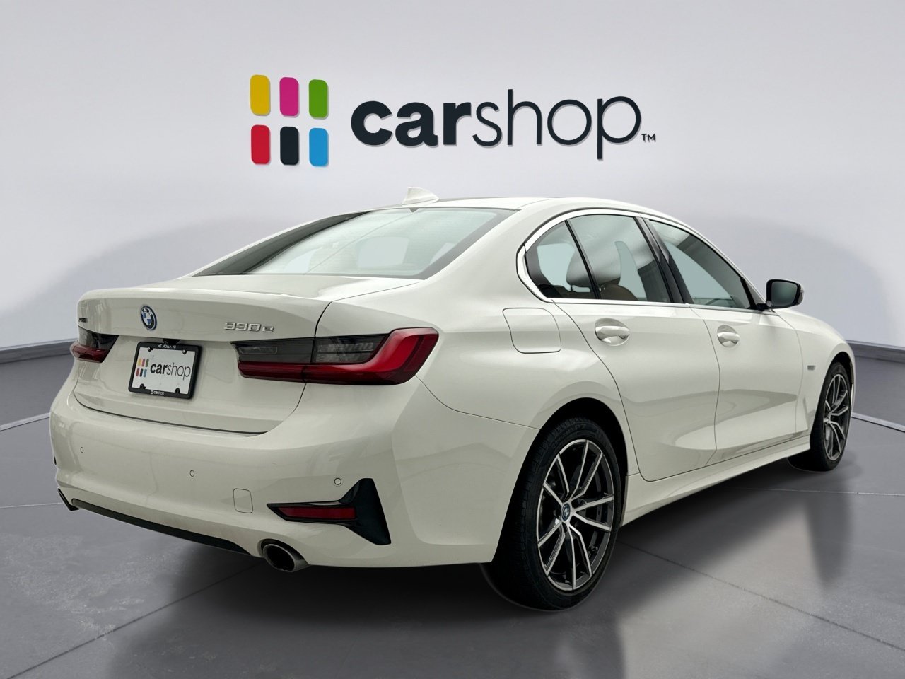 Used 2022 BMW 330e xDrive w/ Driving Assistance Package AWD/4WD image 5
