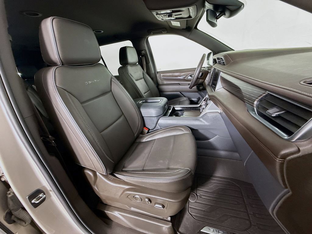 Used 2024 GMC Yukon Denali w/ LPO, Floor Liner Package AWD/4WD image 29