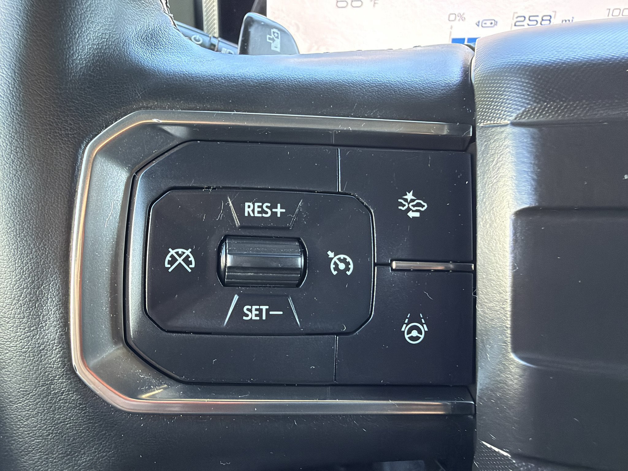 Used 2025 GMC Hummer EV 2X w/ LPO, Dark Essentials Package AWD/4WD image 29