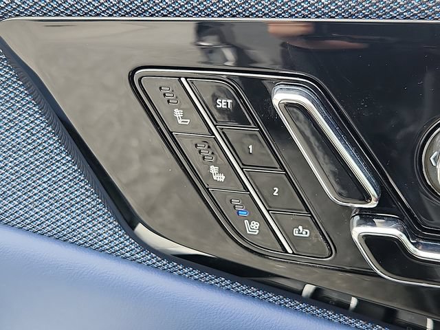 Certified 2025 Cadillac Optiq Luxury 2 AWD/4WD image 25