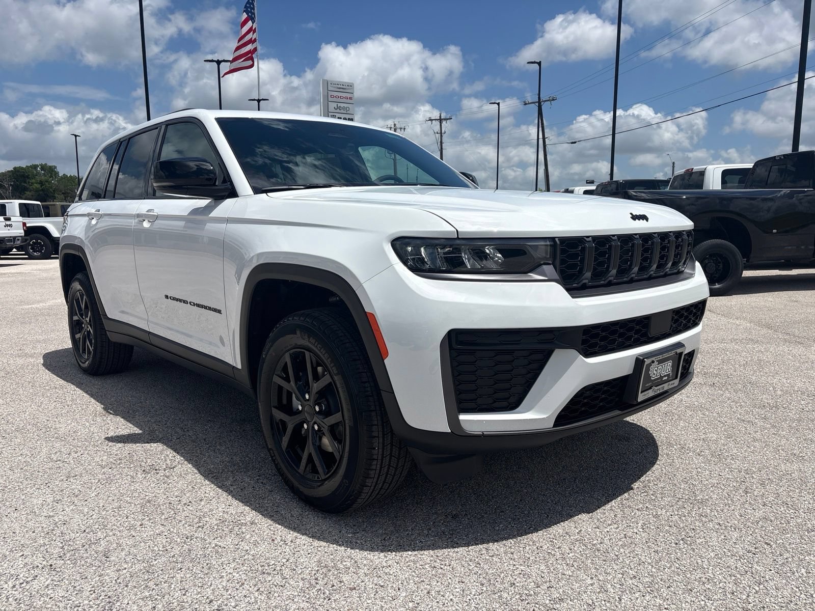 New 2026 Jeep Grand Cherokee Altitude RWD image 8