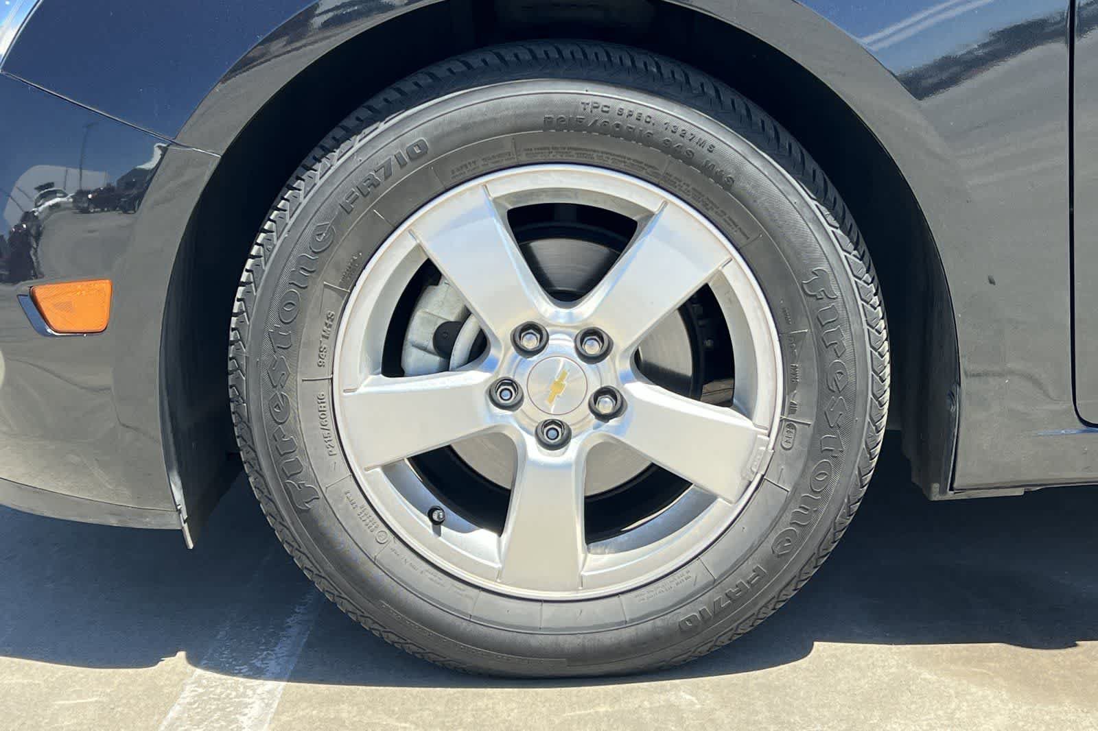 Used 2015 Chevrolet Cruze LT FWD image 12