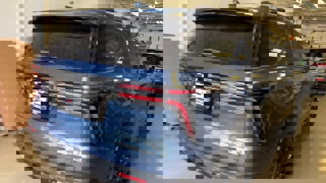 Used 2024 Chevrolet Traverse LT w/ Midnight/Sport Edition image 8