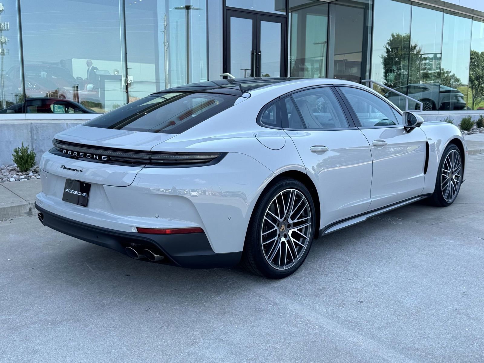 New 2025 Porsche Panamera 4 image 7