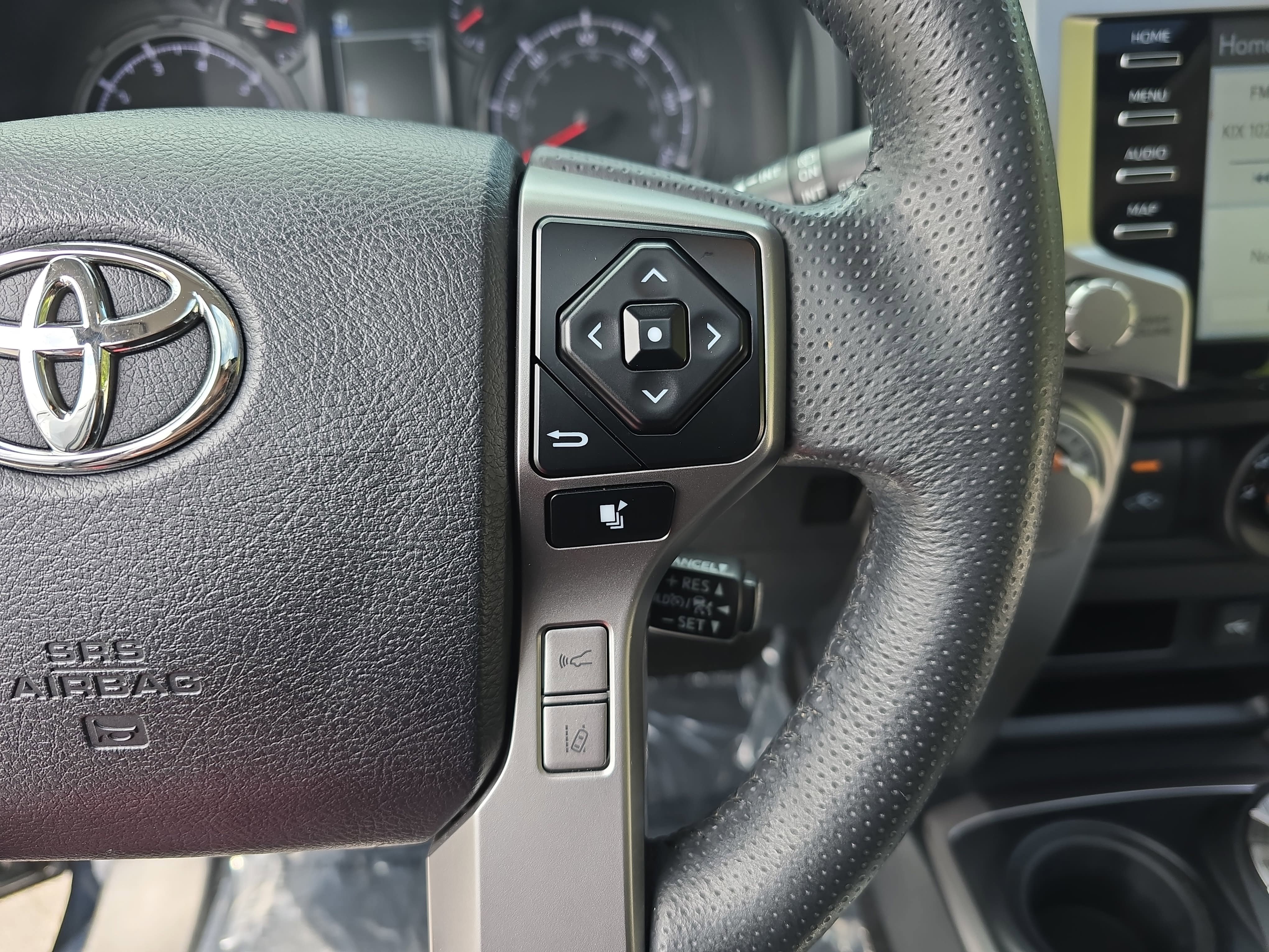 Used 2021 Toyota 4Runner SR5 Premium w/ Moonroof Package AWD/4WD image 19