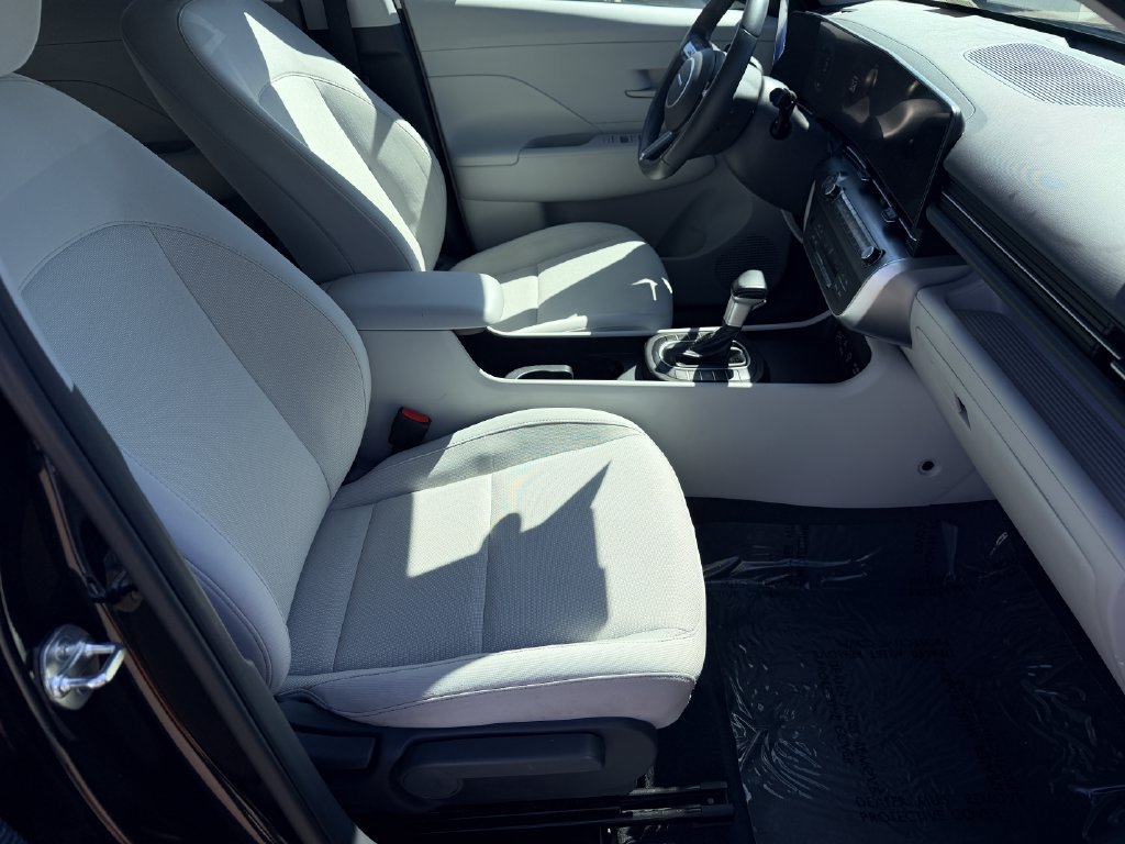 Certified 2025 Hyundai Kona SEL FWD image 10