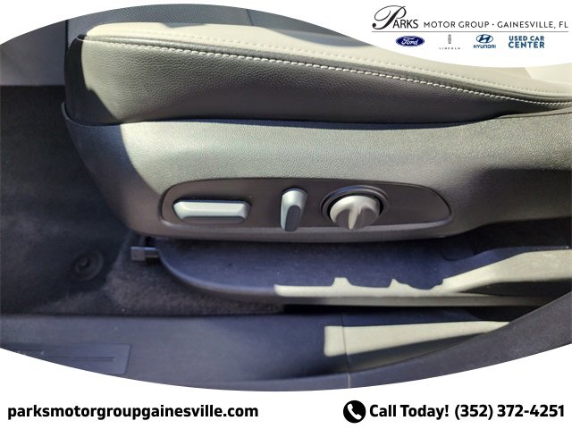 Used 2023 GMC Terrain SLT image 18