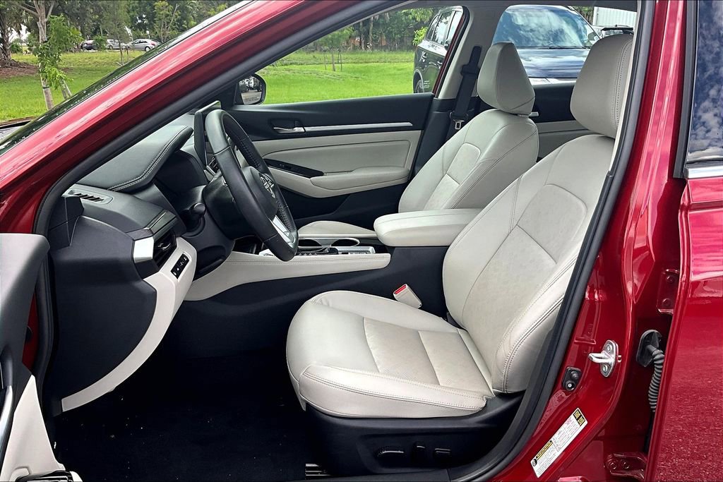 Used 2024 Nissan Altima 2.5 SL image 3