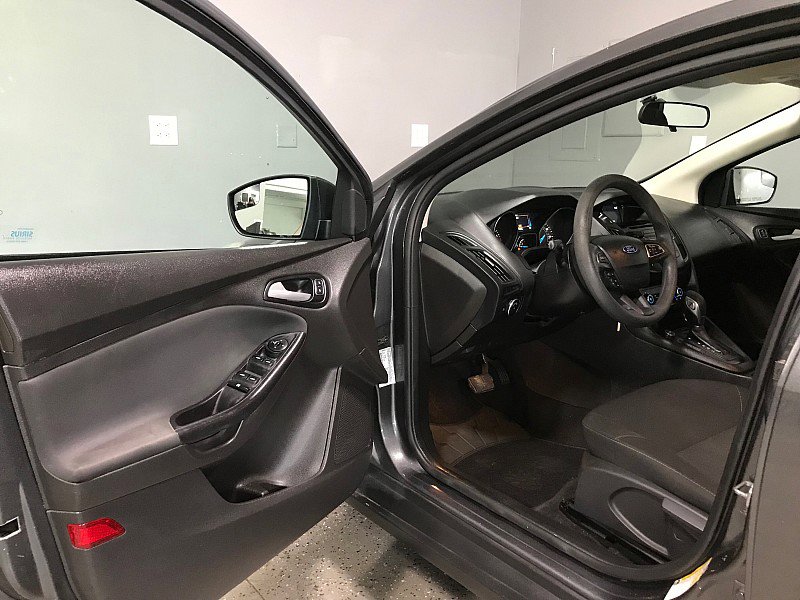 Used 2017 Ford Focus SE image 9