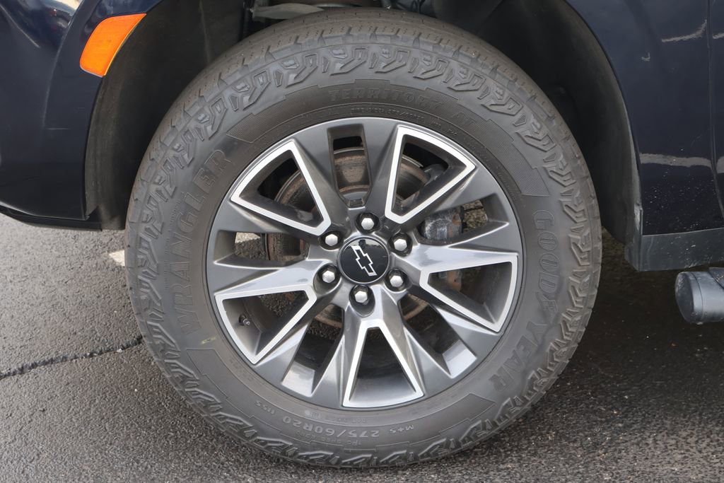 Certified 2024 Chevrolet Suburban Z71 w/ Off-Road Capability Package AWD/4WD image 12