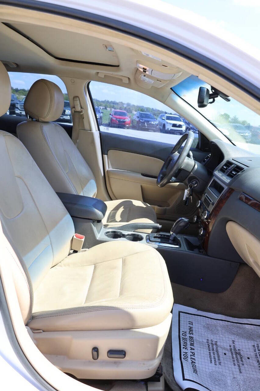 Used 2012 Ford Fusion SEL FWD image 15
