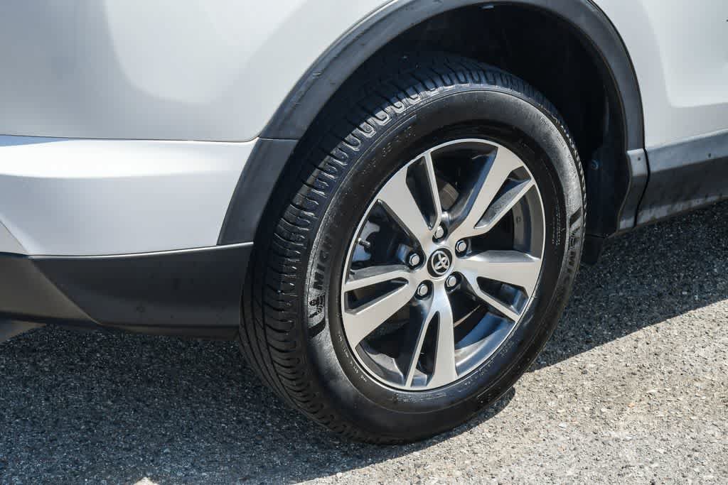 Used 2018 Toyota RAV4 XLE FWD image 10