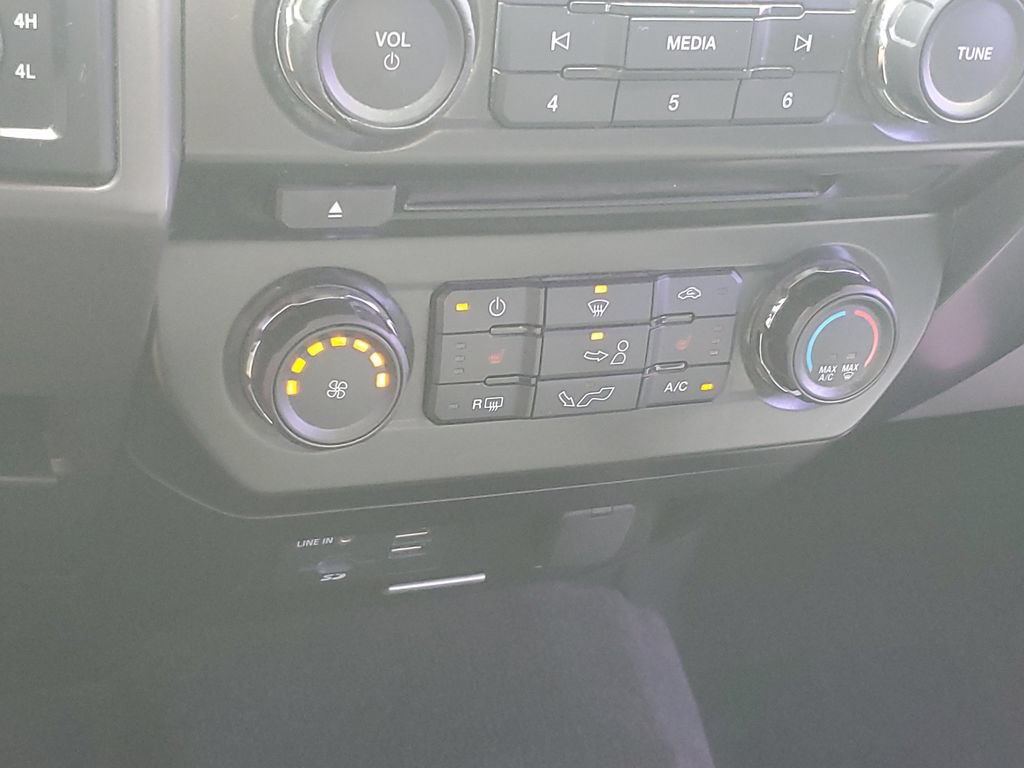Used 2015 Ford F150 XLT w/ Equipment Group 302A Luxury AWD/4WD image 30