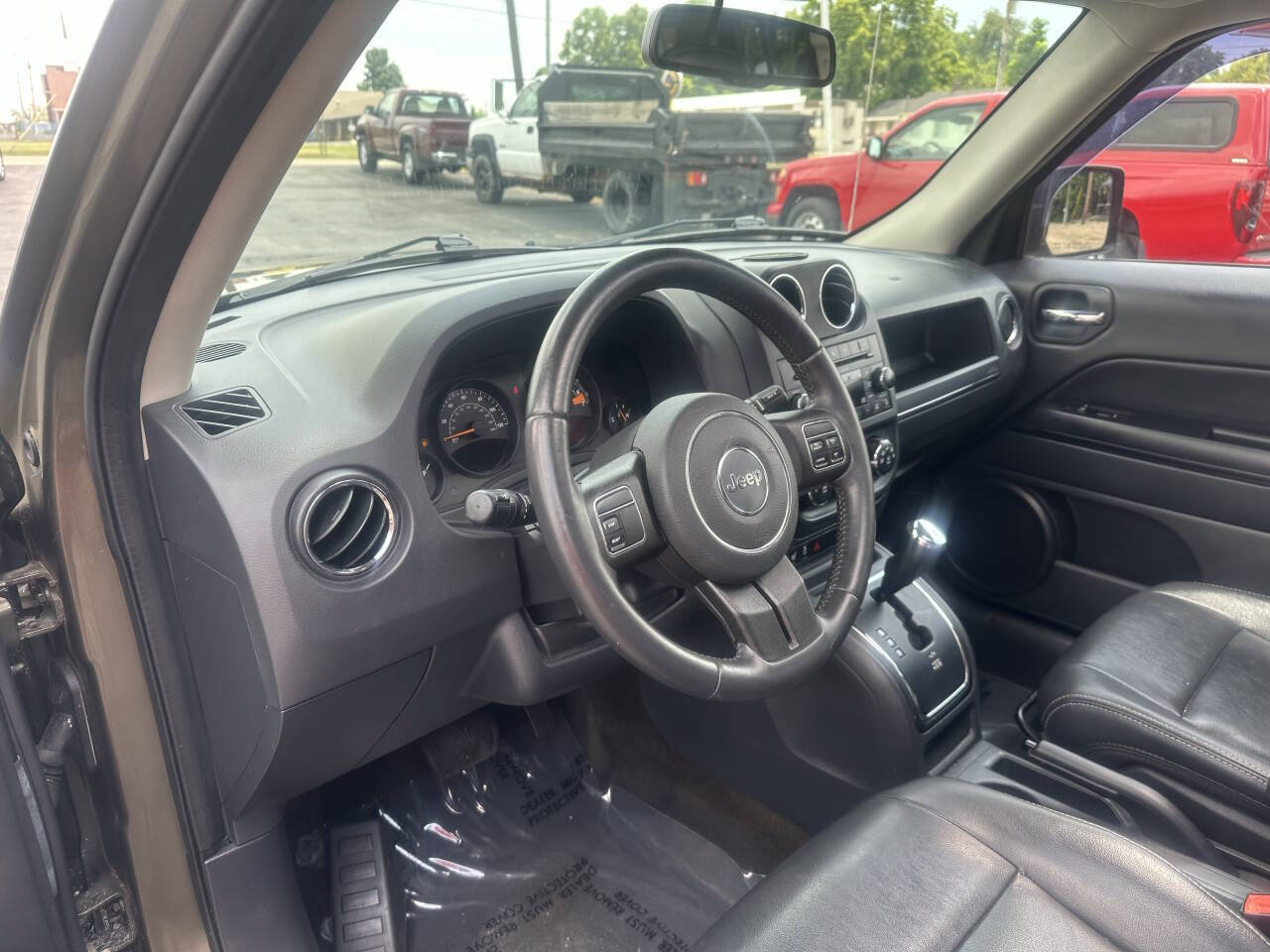 Used 2015 Jeep Patriot High Altitude FWD image 36