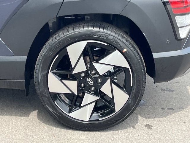 New 2026 Hyundai Kona Limited FWD image 13