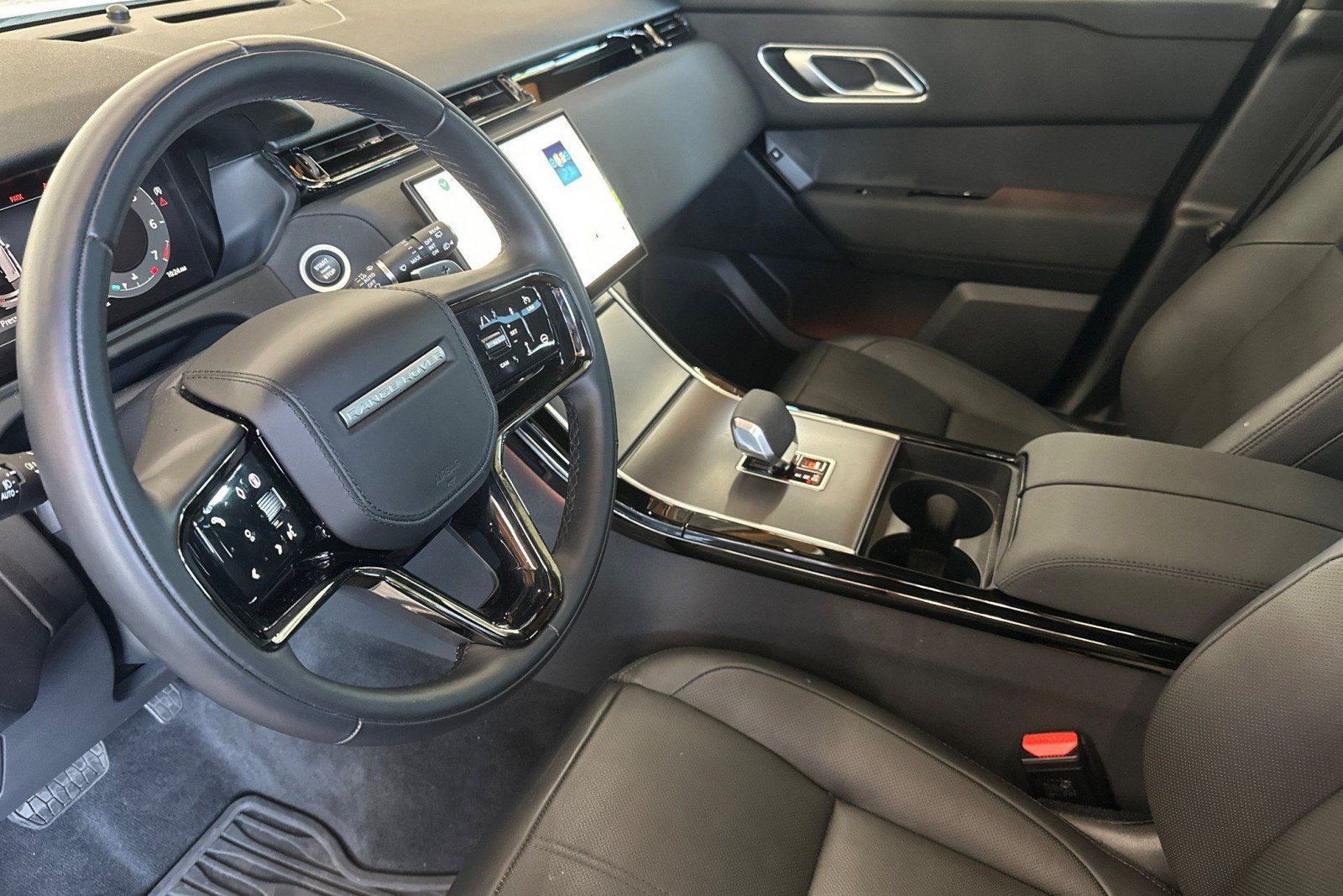Certified 2026 Land Rover Range Rover Velar S AWD/4WD image 4