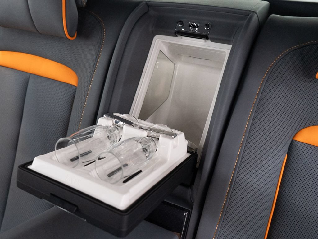 New 2027 Rolls-Royce Cullinan Black Badge AWD/4WD image 34