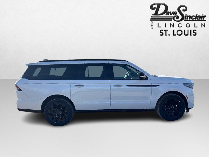 New 2025 Lincoln Navigator L Reserve w/ Jet Appearance Package AWD/4WD image 4