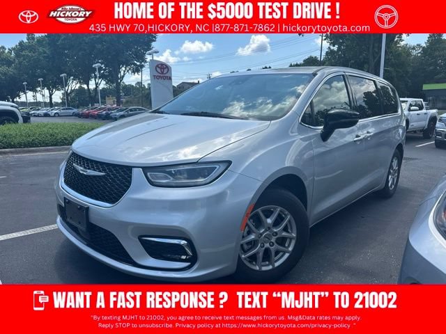 Used 2024 Chrysler Pacifica Touring-L FWD image 1