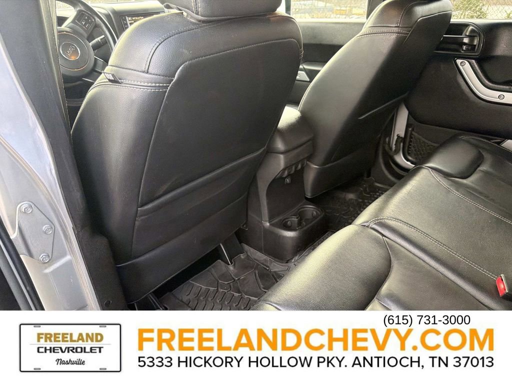 Used 2013 Jeep Wrangler Unlimited Rubicon w/ Connectivity Group image 16