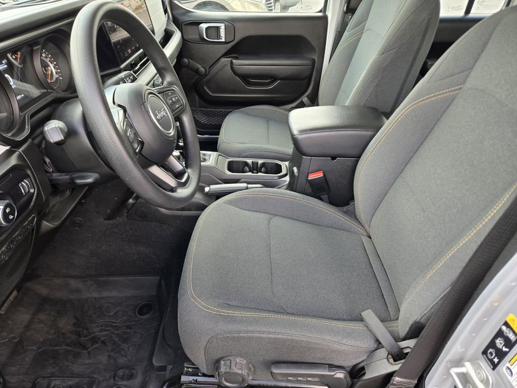 Used 2024 Jeep Gladiator Sport image 15