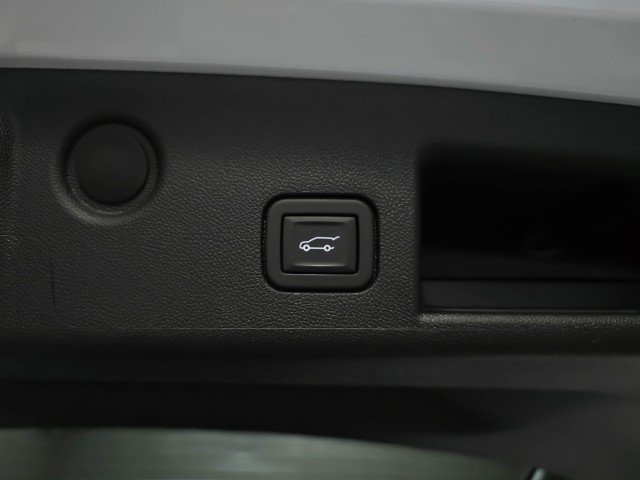 Used 2023 Chevrolet Equinox RS FWD image 34