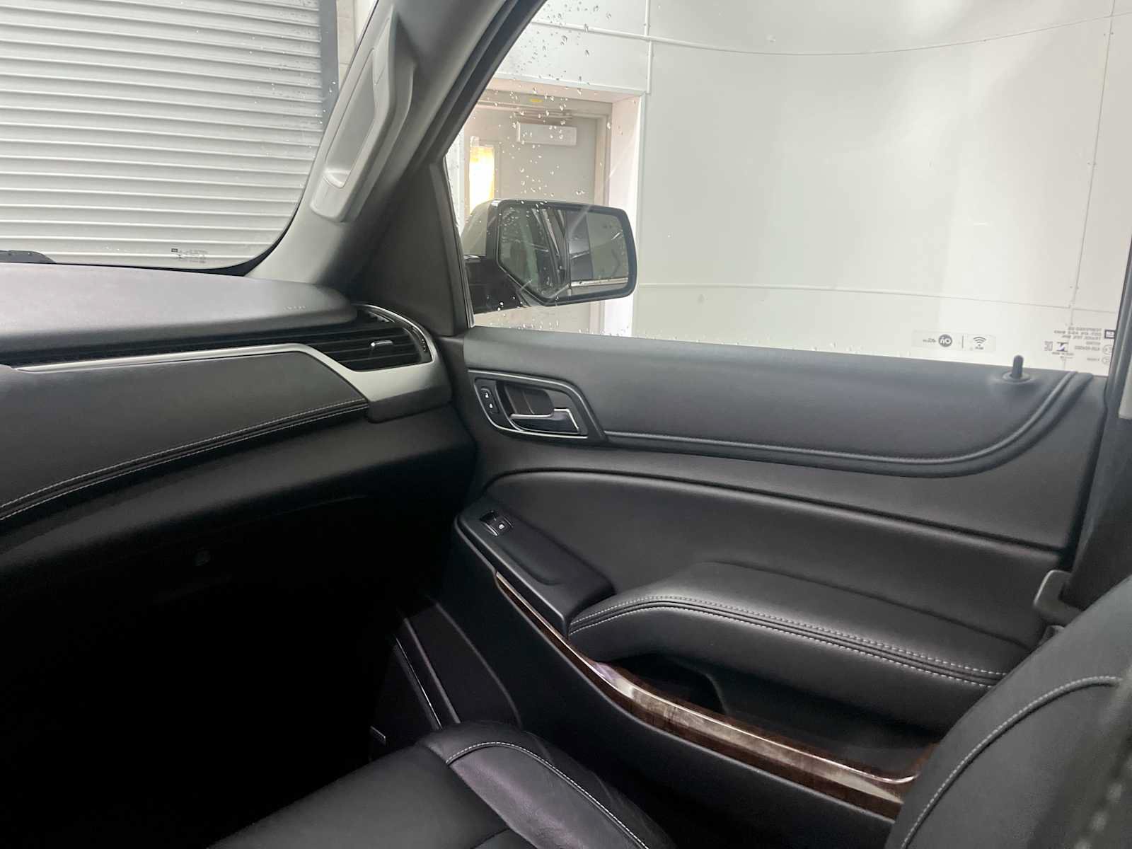Used 2018 Chevrolet Suburban LT w/ LT Signature Package AWD/4WD image 11