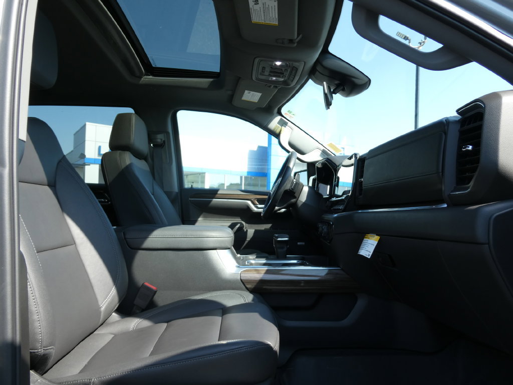 Used 2025 Chevrolet Silverado 1500 LT Trail Boss w/ Convenience Package II AWD/4WD image 13