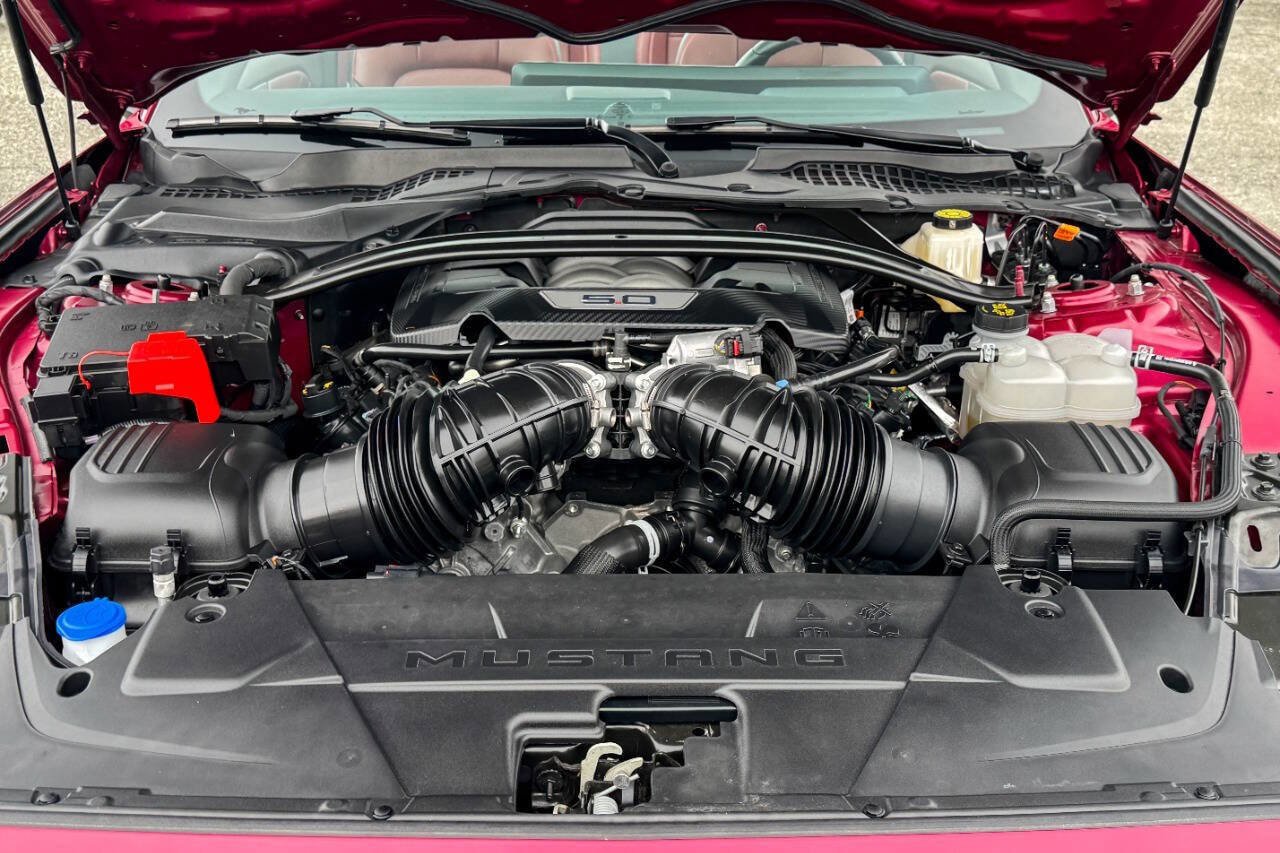 Used 2025 Ford Mustang GT Premium image 14