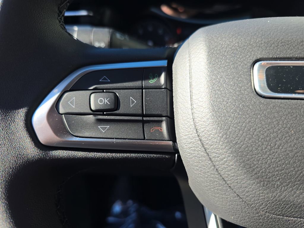 New 2026 Jeep Compass Latitude image 17