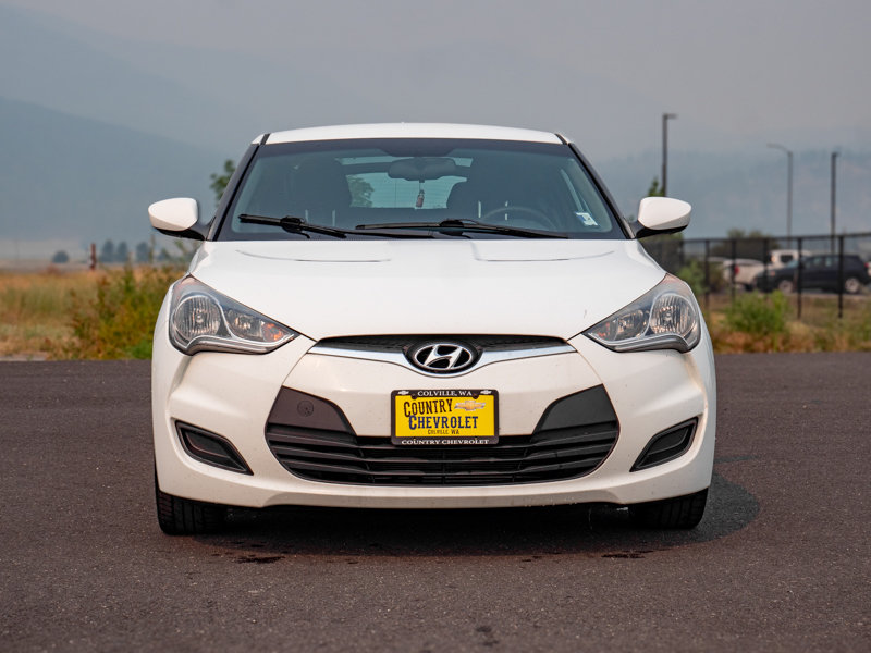 Used 2013 Hyundai Veloster FWD image 2